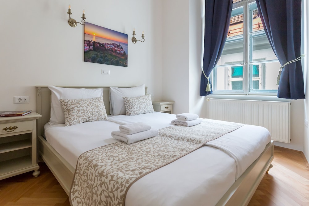 1 BEDROOM, DUKES, APARTMENT