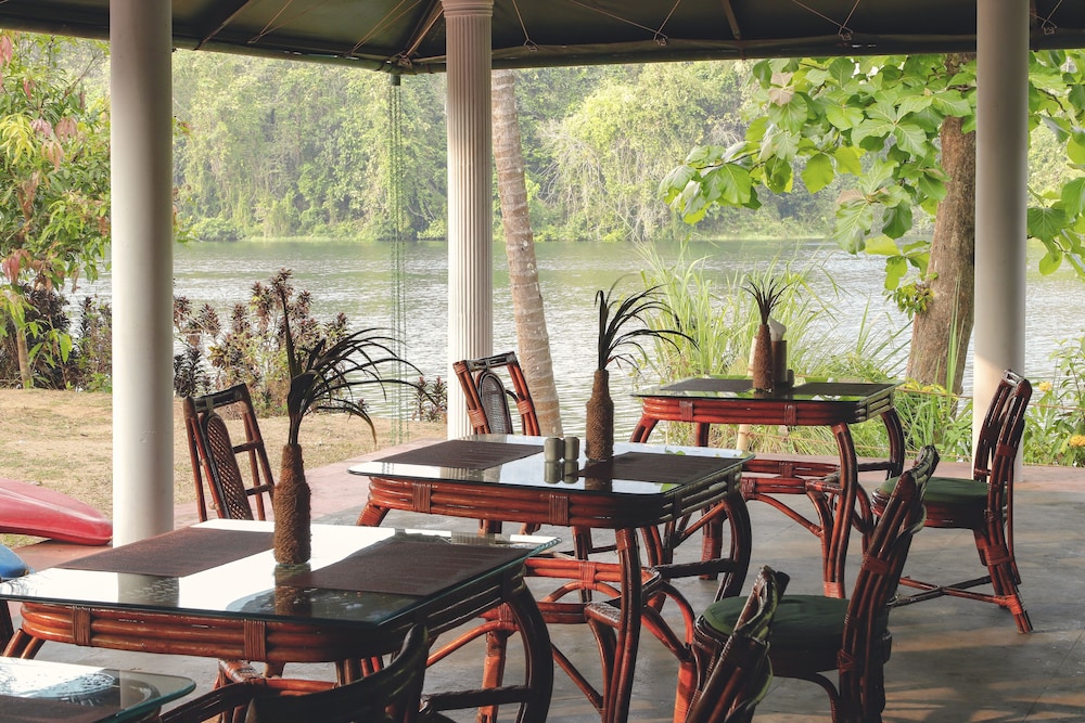 Amritara Riverside Luxury Tents 24/50