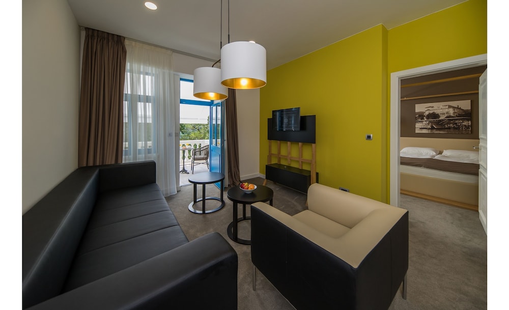 Boutique Hotel Esplanade 56/76