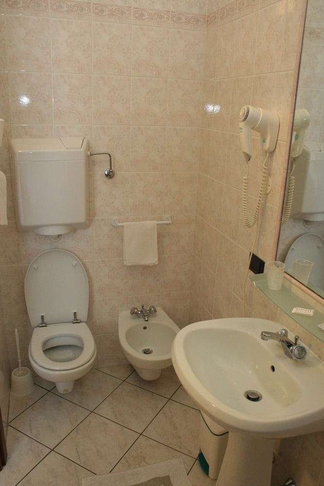 Hotel Ristorante Fiorentino 33/38