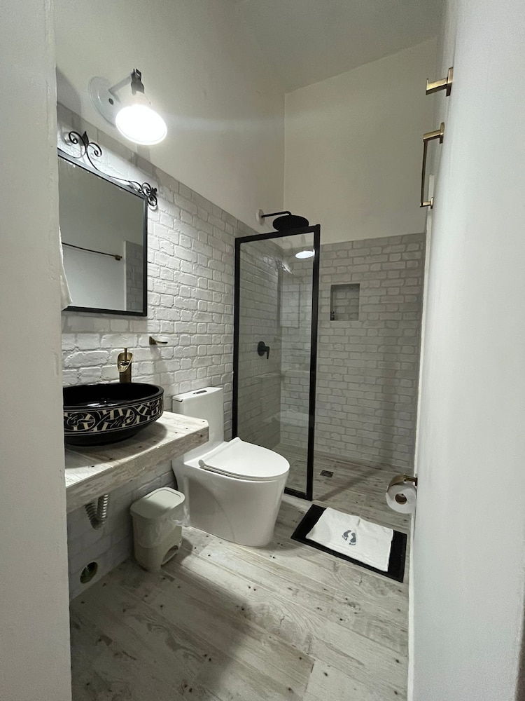 BOHEMIA HOTEL BOUTIQUE 45/50