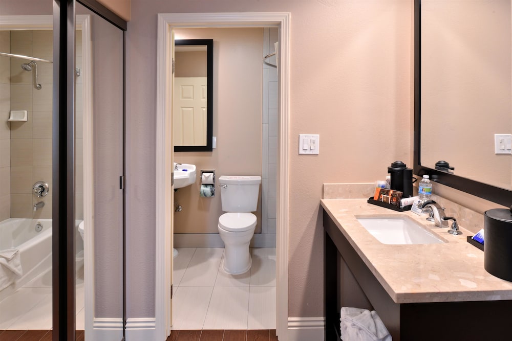 Best Western Oxnard Inn 8/48