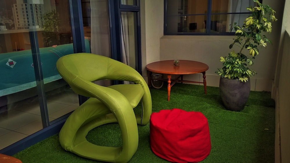 Cape Town Apartment With Balcony 17/28