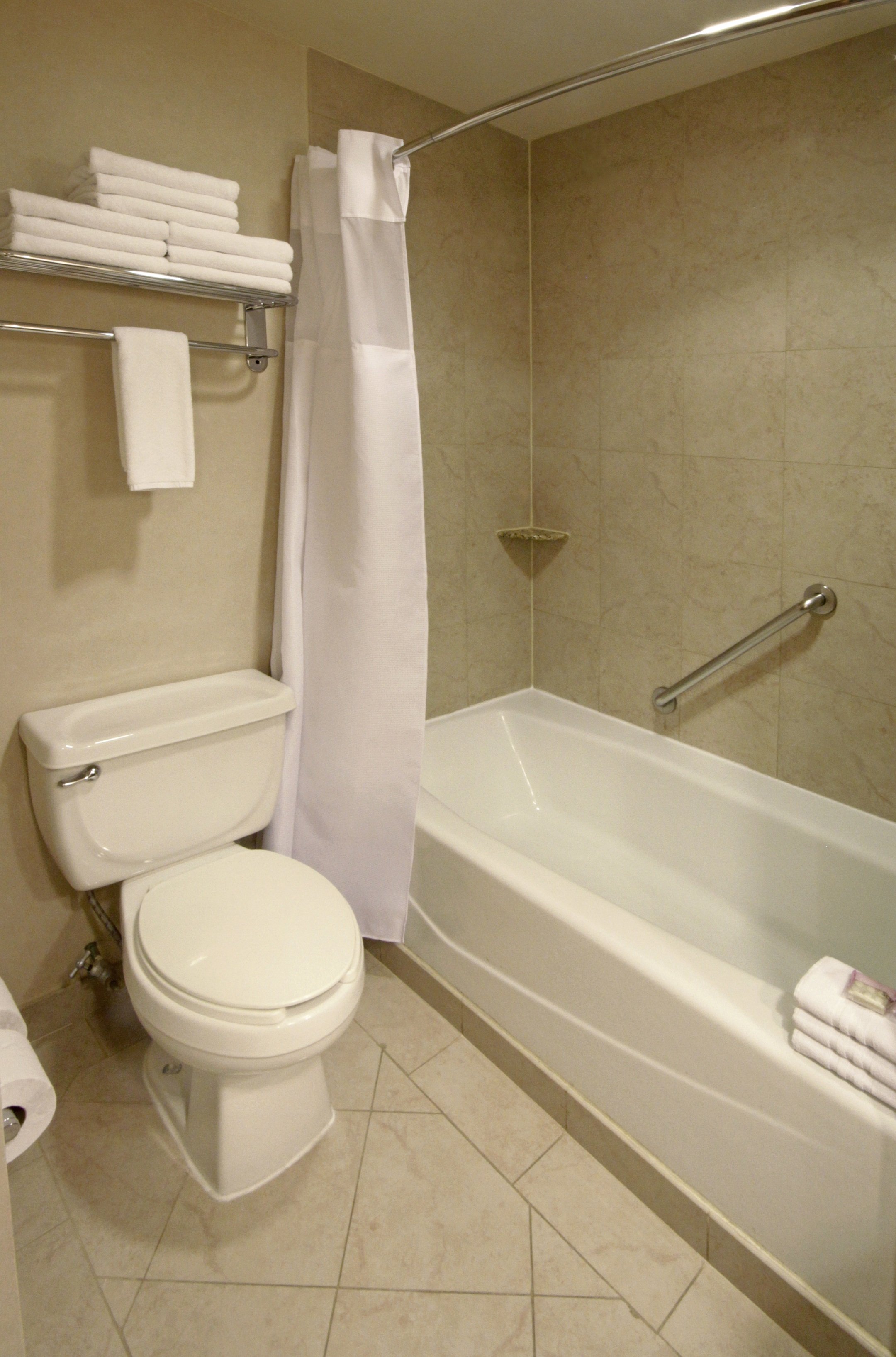Crowne Plaza Torreon 74/76