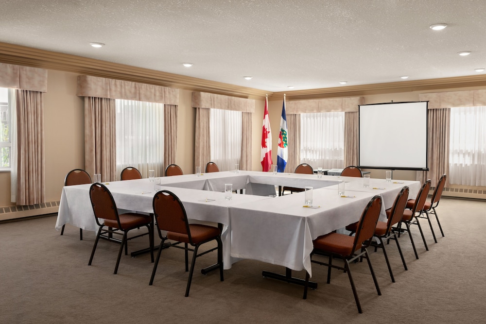 Nova Inn Yellowknife 9/15