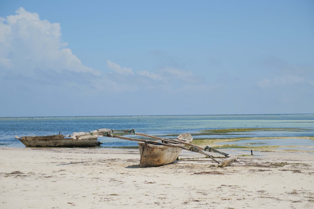 Isla Bonita Zanzibar Beach Resort 42/48