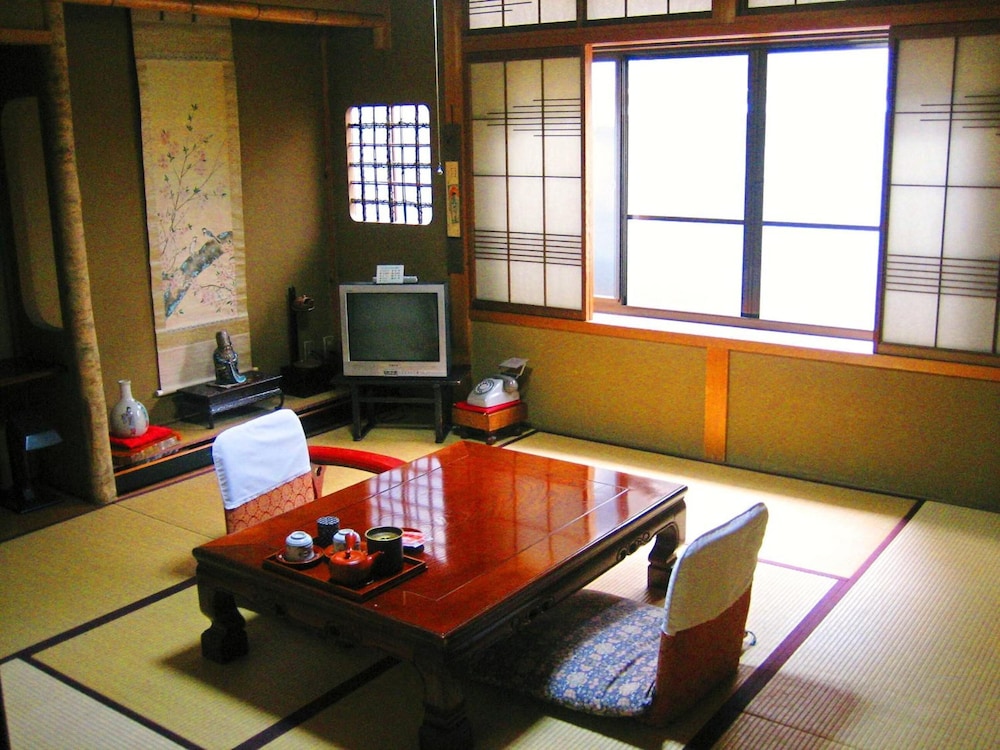 Sumiyoshi Ryokan 32/48