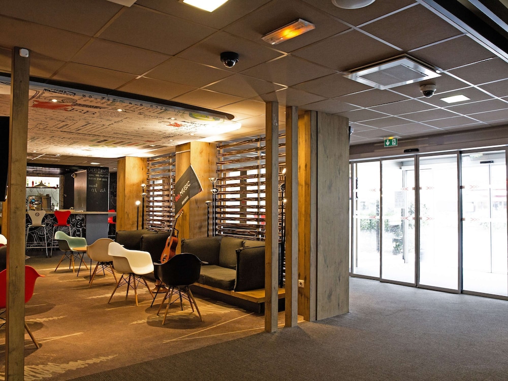 Ibis Paris Porte dOrleans 52/75