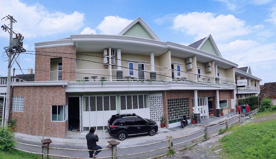 Americano Syariah Hotel Jogja 1/8
