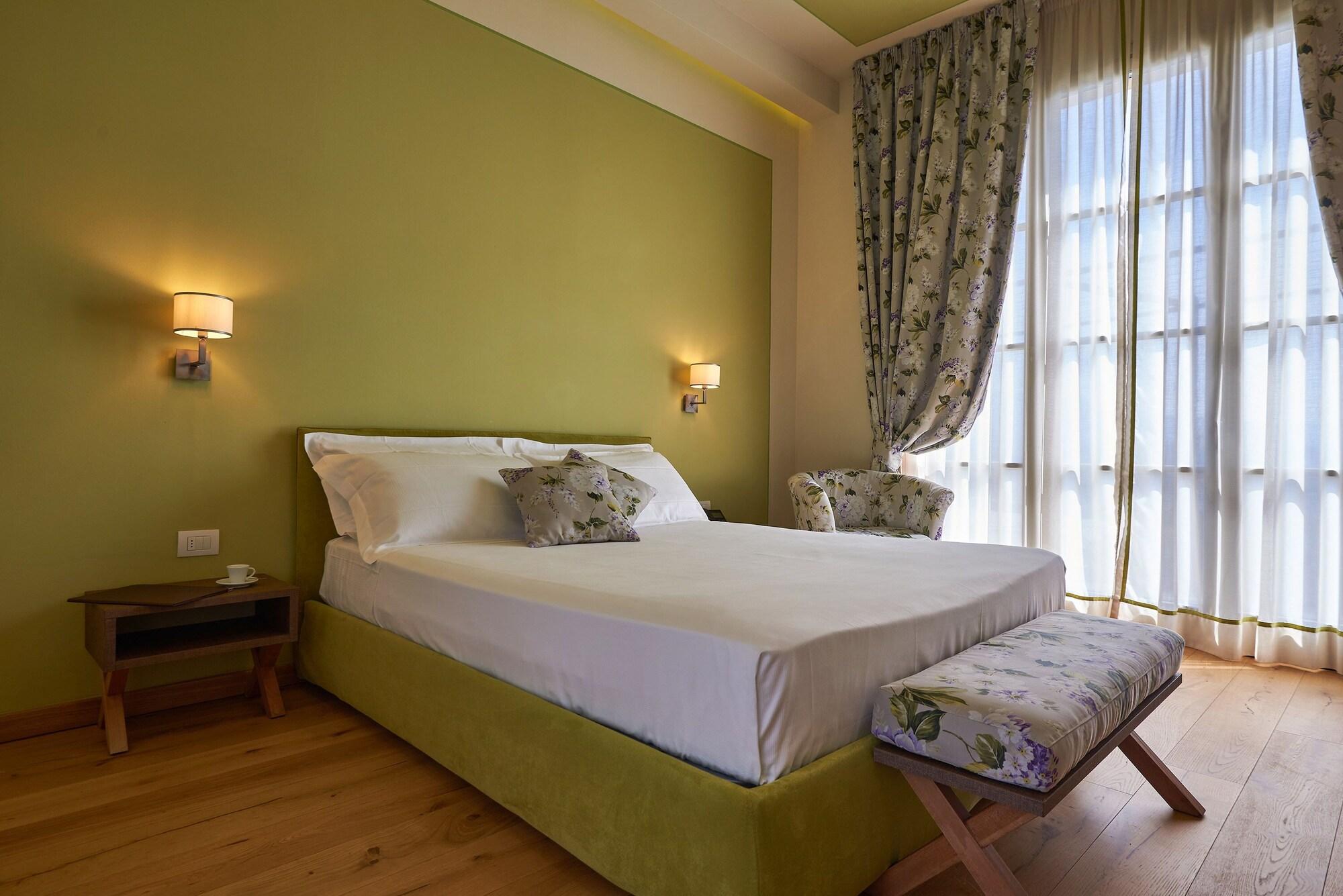Garden Suite, Executive