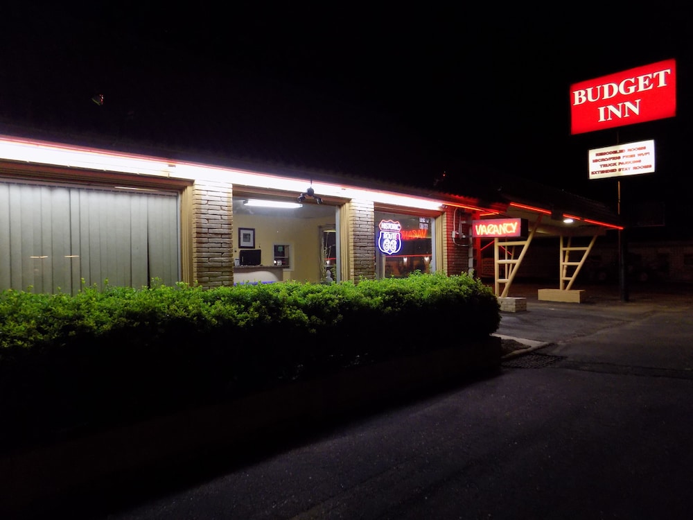 Budget Inn 2/25