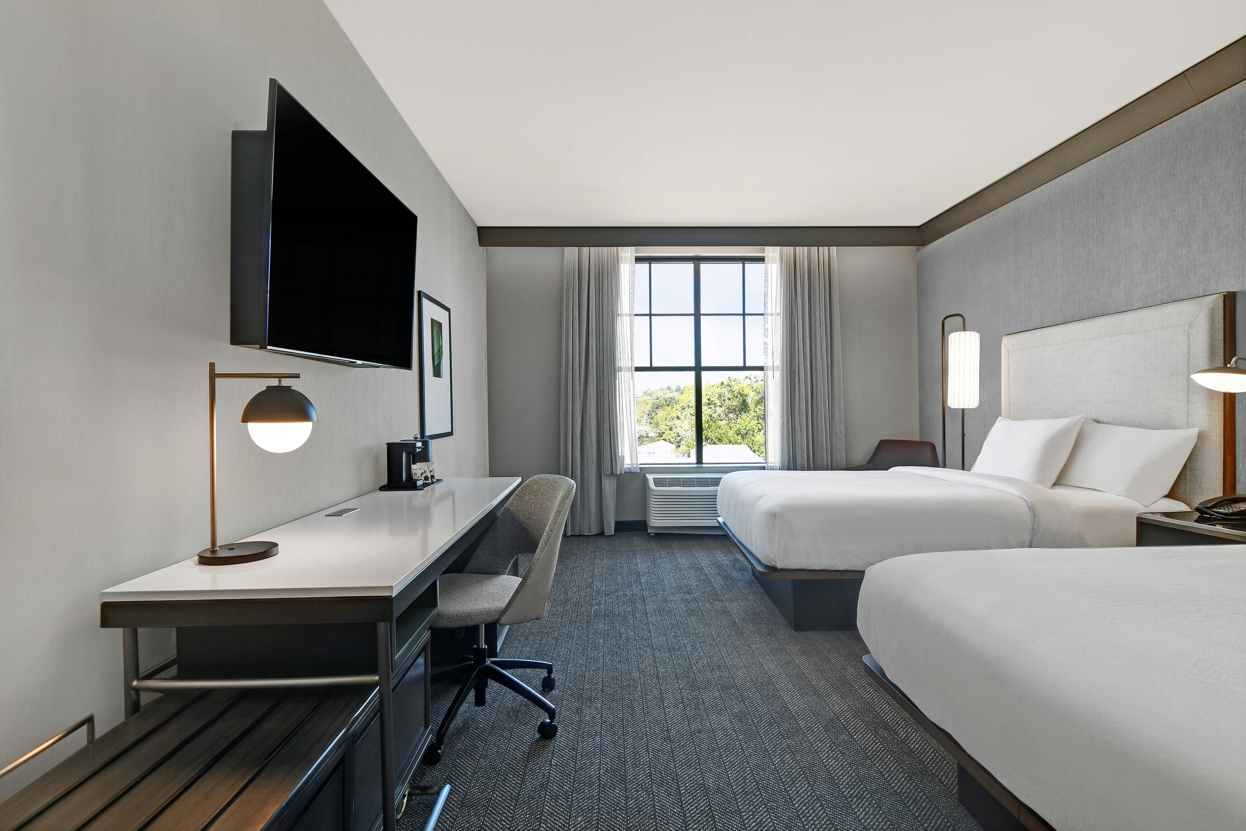 Suite, 2 Queen Beds, Courtyard by Marriott Manhattan 2/4