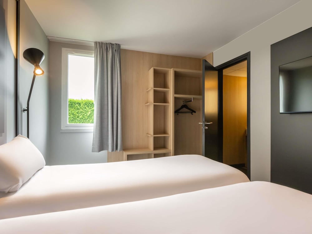 Ibis Issoire 30/57