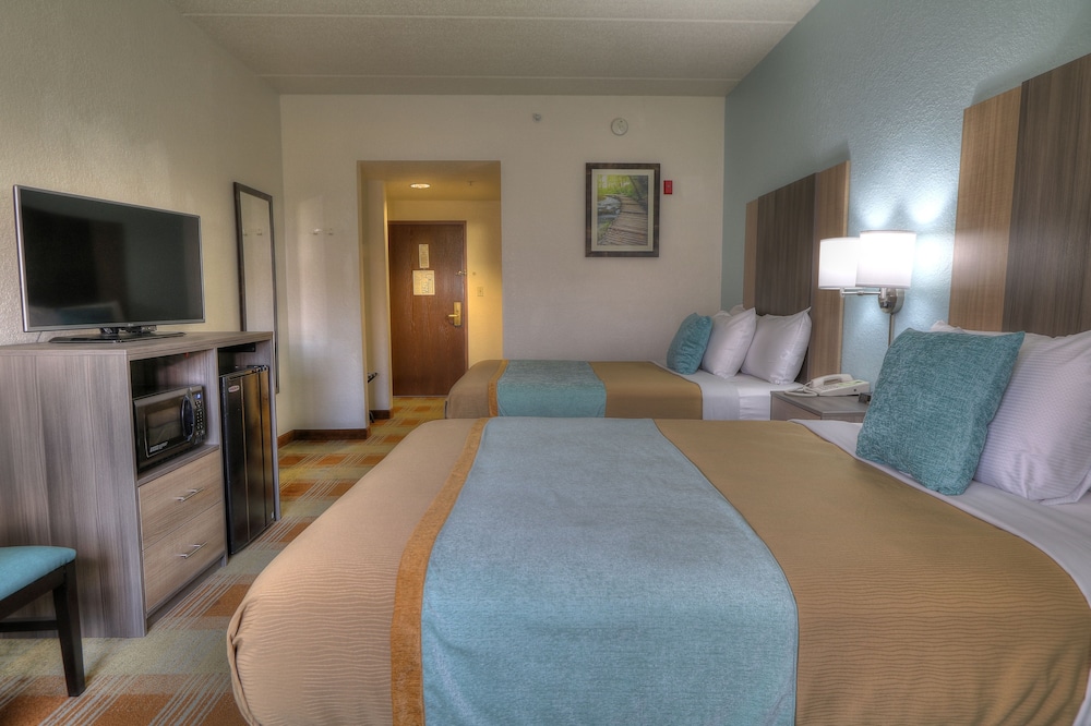 Pigeon River Inn 18/65