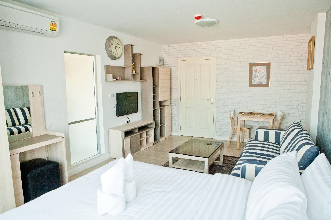 STUDIO, DOUBLE BED