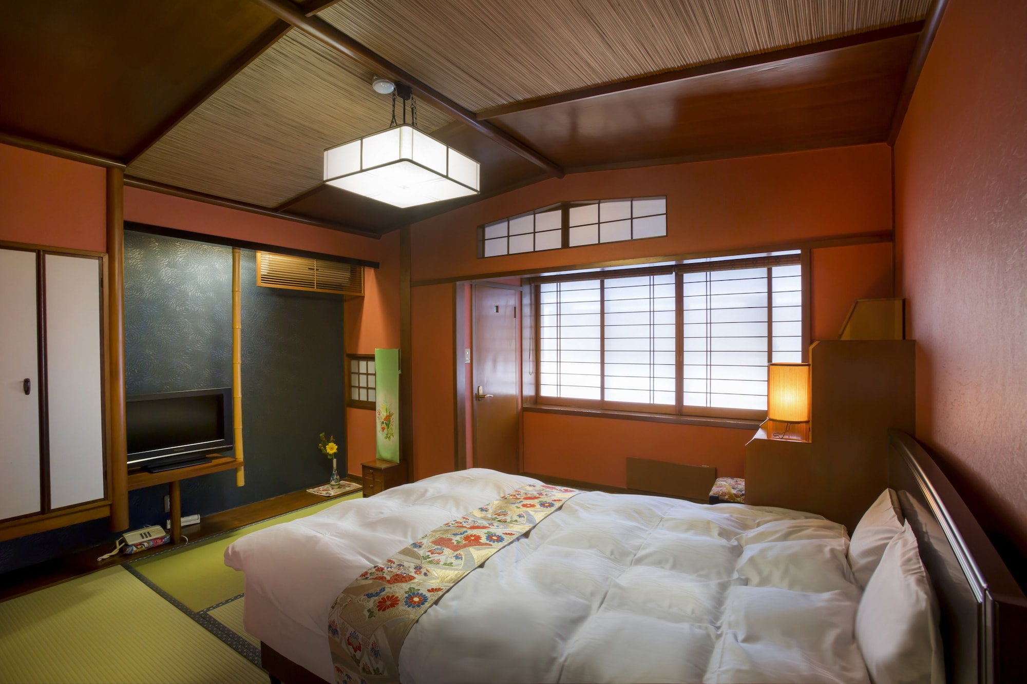 SMALL DOUBLE, SHARED BATHROOM, PRIVATE BATHROOM