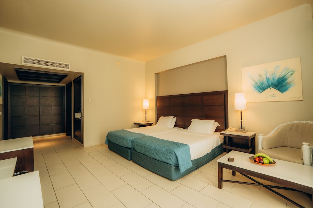Reef Oasis Blue Bay Resort and Spa 17/48