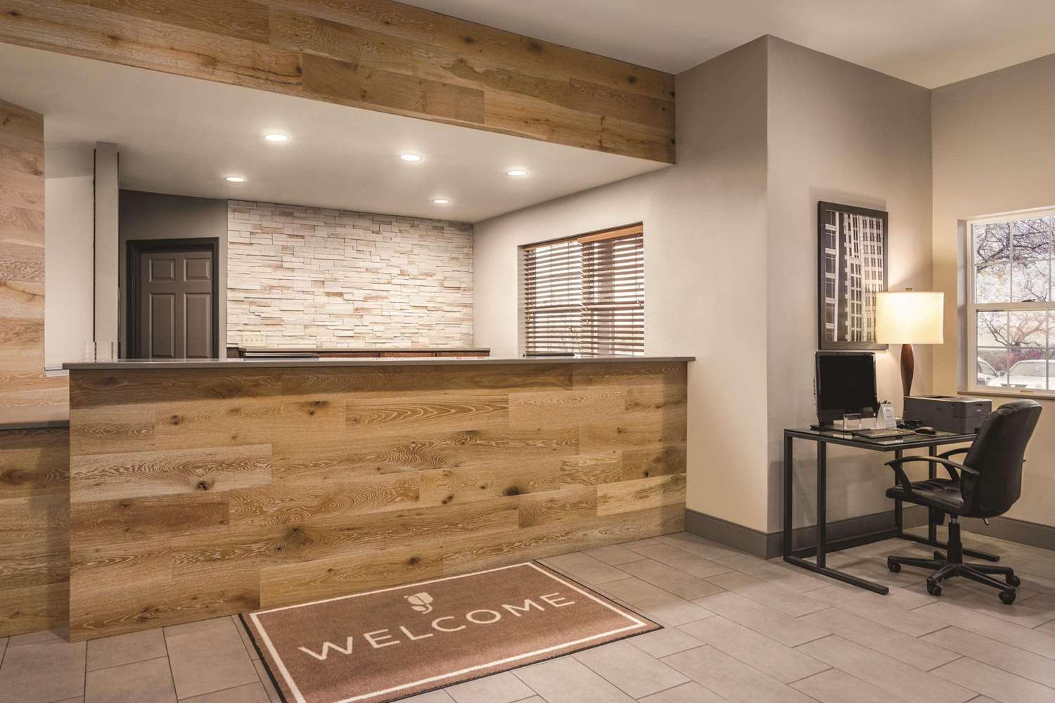 Country Inn & Suites By Radisson, Dakota Dunes, SD 3/11