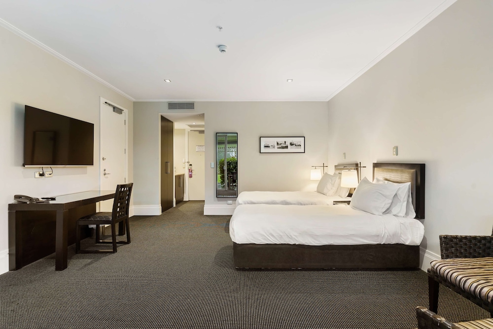 Hilton Lake Taupo 18/70