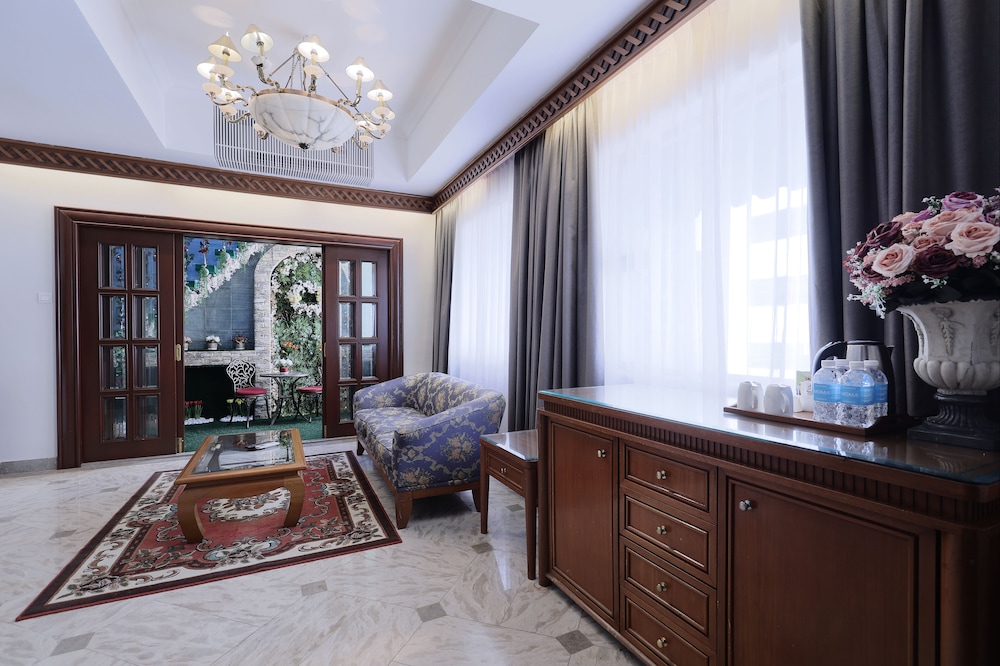 The Jesselton Hotel 40/50