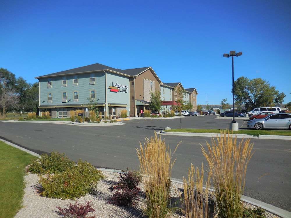 Ledgestone Hotel Billings 6/69