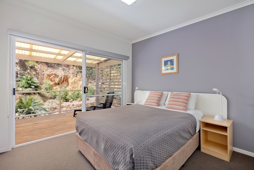 2 Bedrooms, Town House
