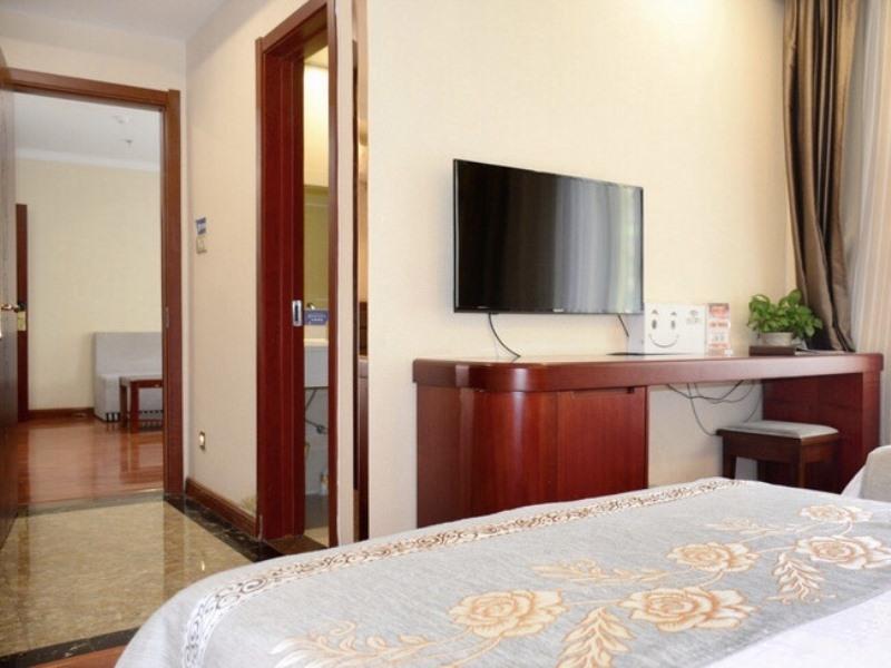 GreenTree Inn Taiyuan East Binhe Road Xiaodian High Speed Mouth Express Hotel 20/40