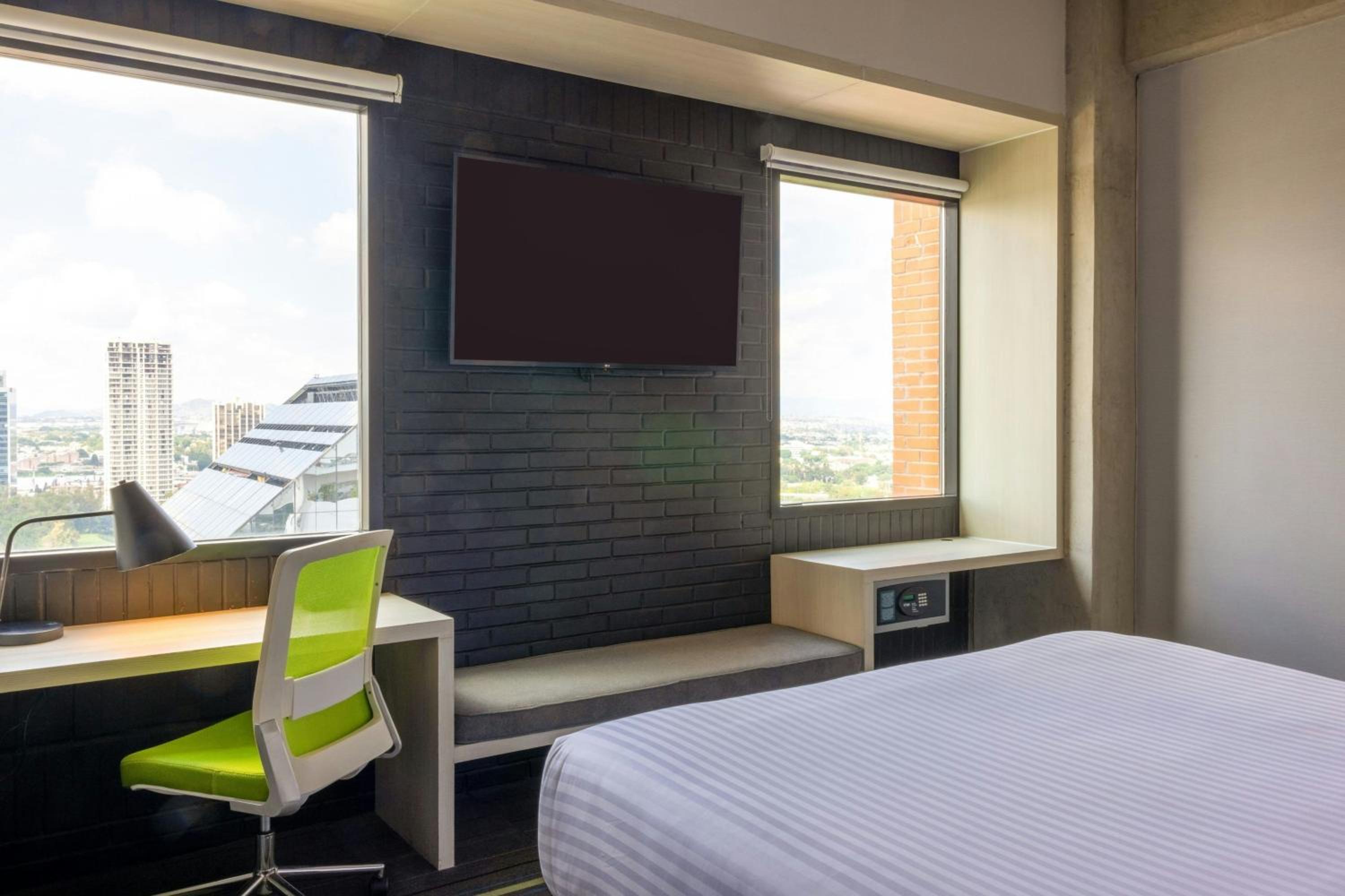 Aloft, Guest Room, King Bed