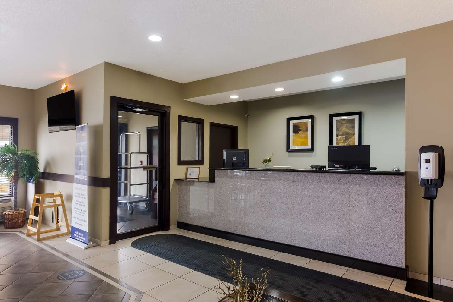 Best Western Crossroads Inn 1/12