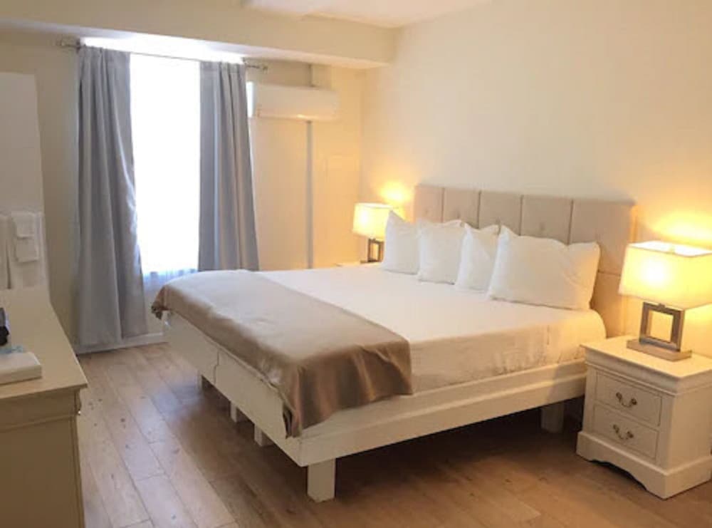 Long Beach Hotel 19/60