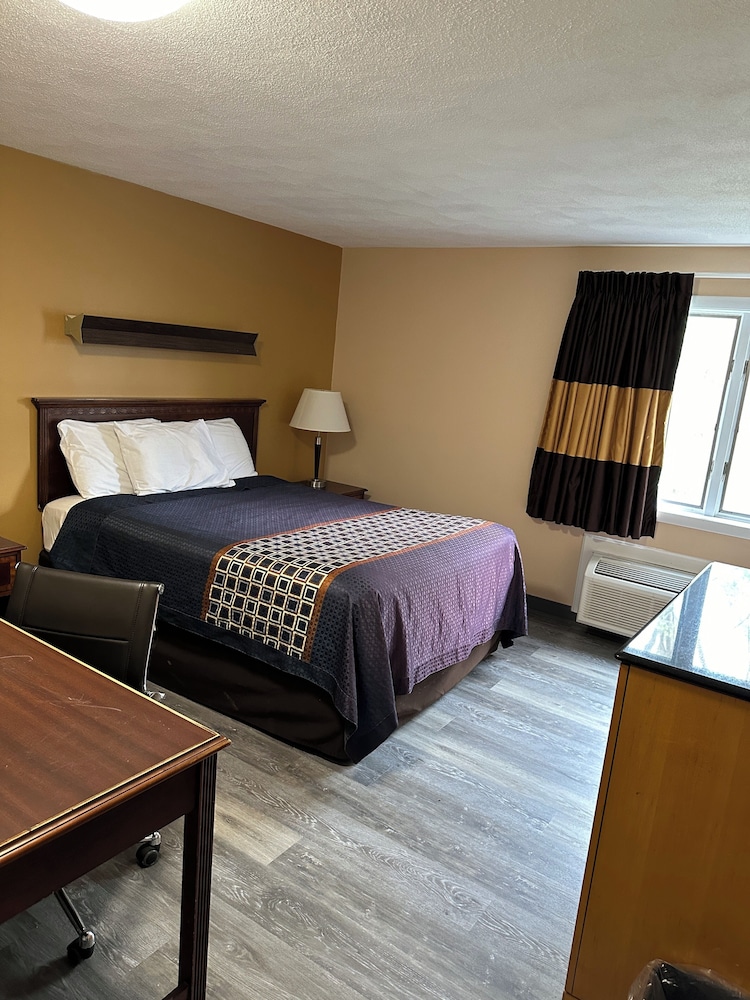 Wickford Motor Inn 16/53