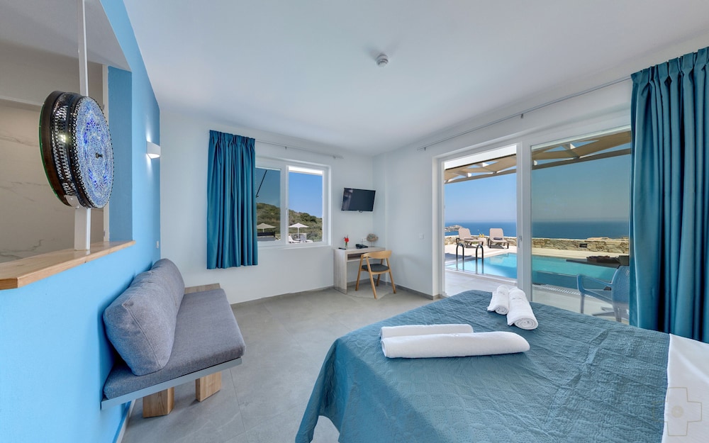 Spiros Soula Hotel 60/84