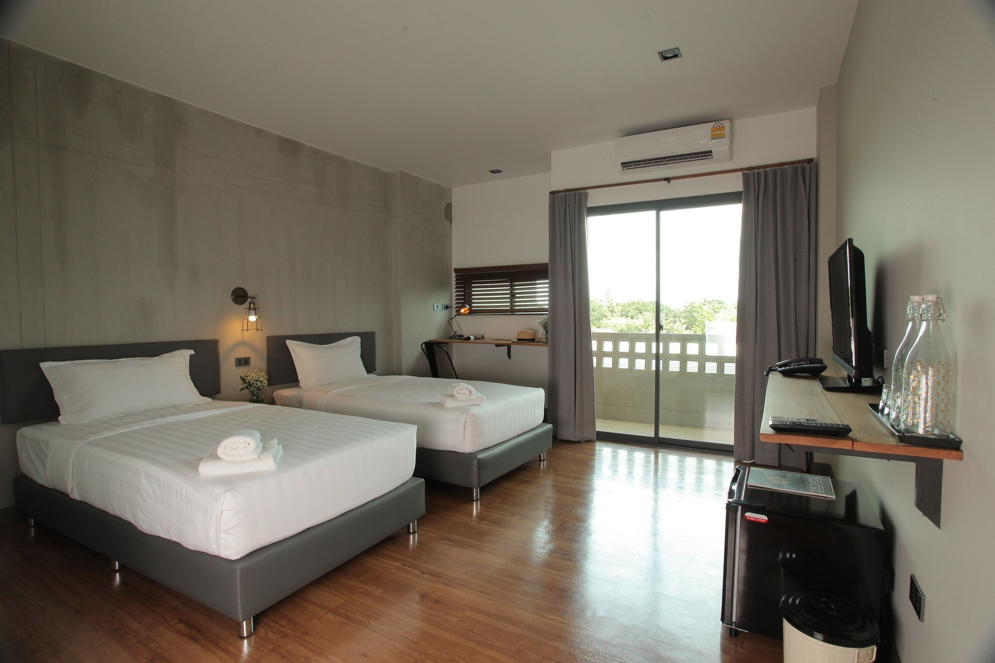 Room, Twin Beds