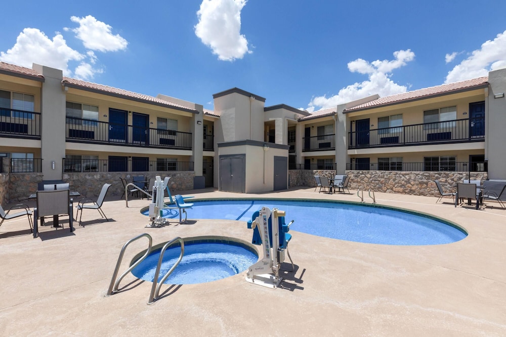 Days Inn By Wyndham El Paso West 44/50