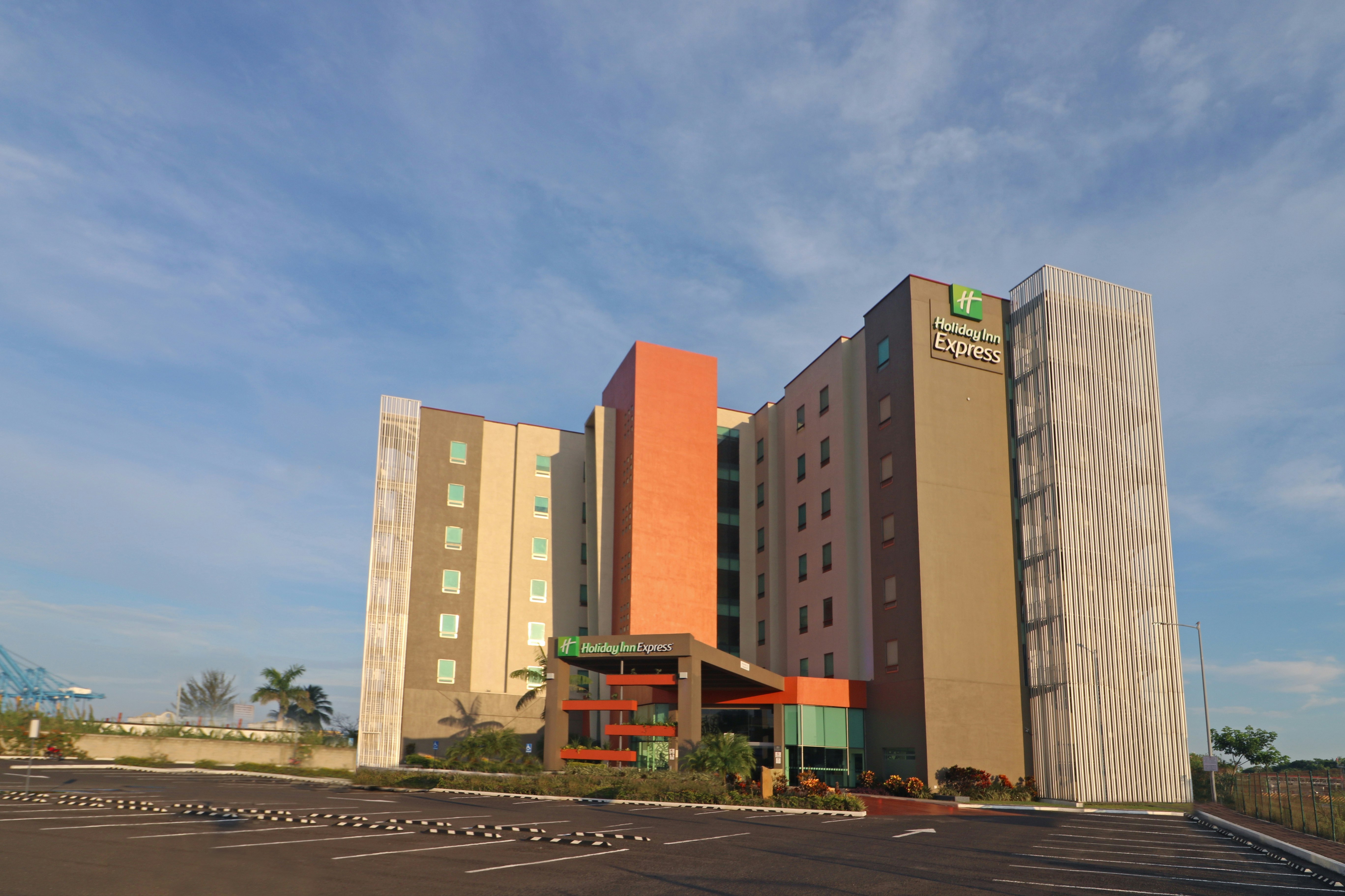 Holiday Inn Express Tuxpan 10/78
