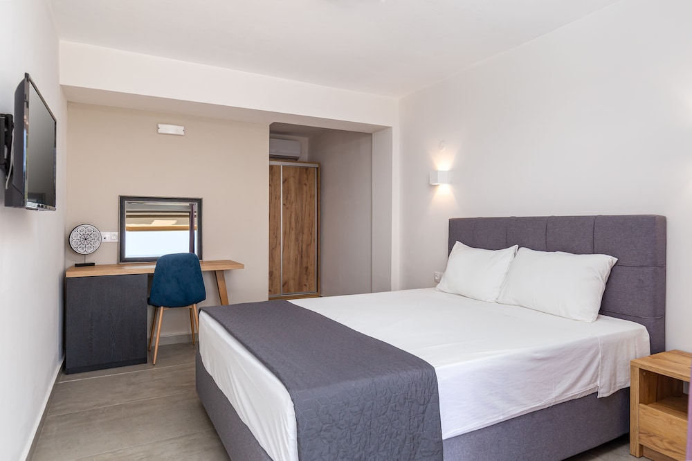 Superior, Double Bed, Sea View