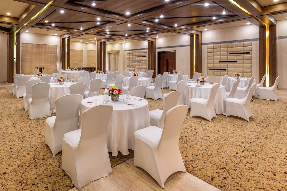 Glenview Resort Kasauli, a member of Radisson Individuals 41/50