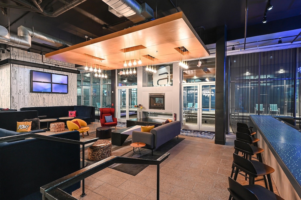 Aloft Charleston Airport & Convention Center 18/36