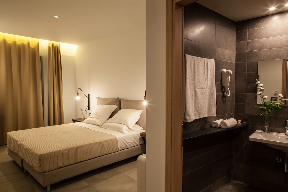 Anemos Rooms and Apartments 17/50