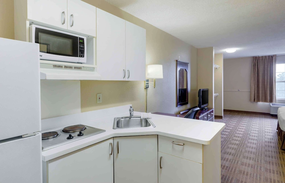 Extended Stay America - Fayetteville - Owen Dr. 34/37