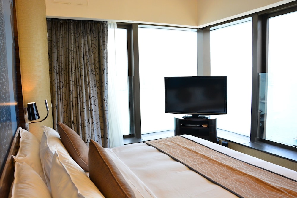 Harbour Grand Hong Kong Hotel 61/68