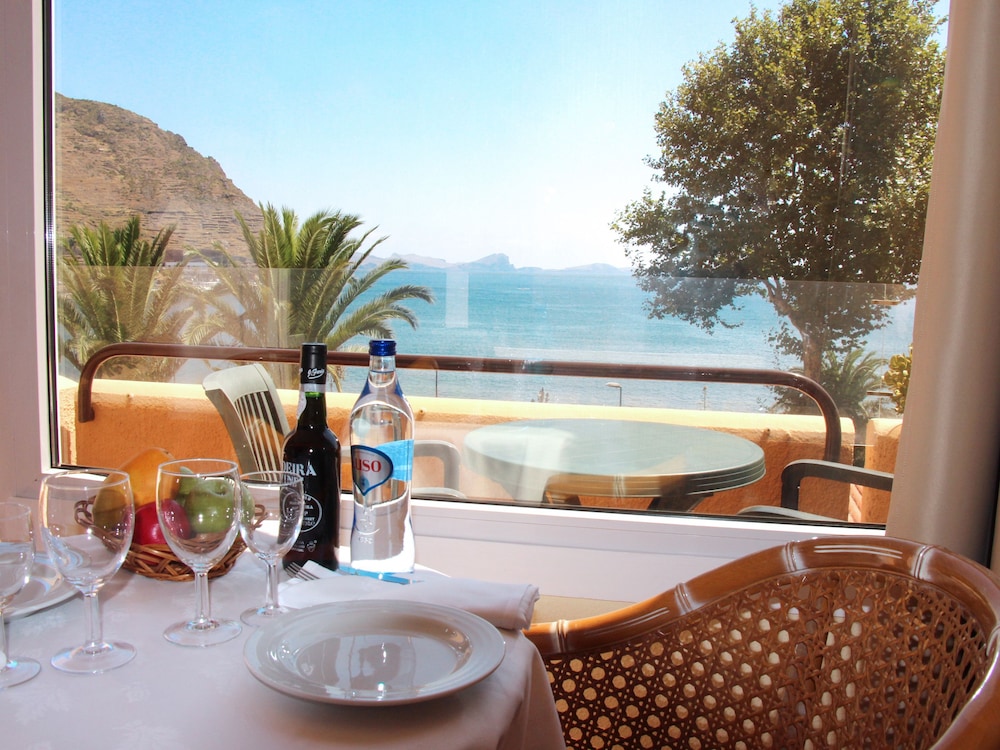 Baia Madeira Hotel - Ocean Beachfront 36/54