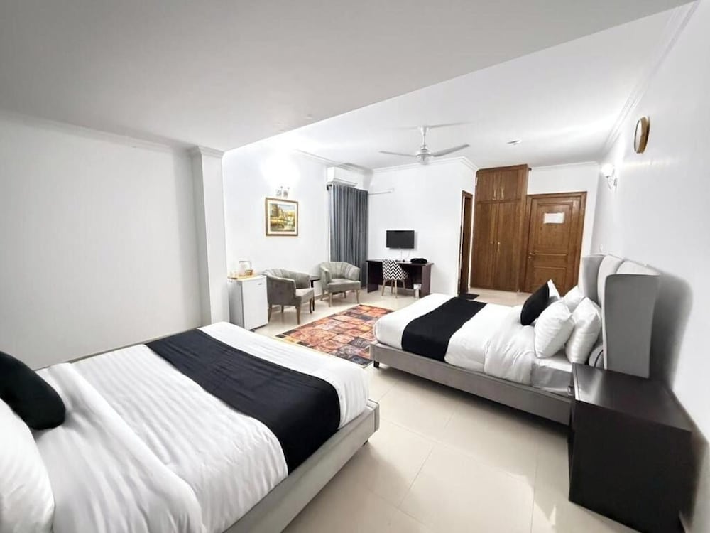 Rhodium Elite Hotel 35/56