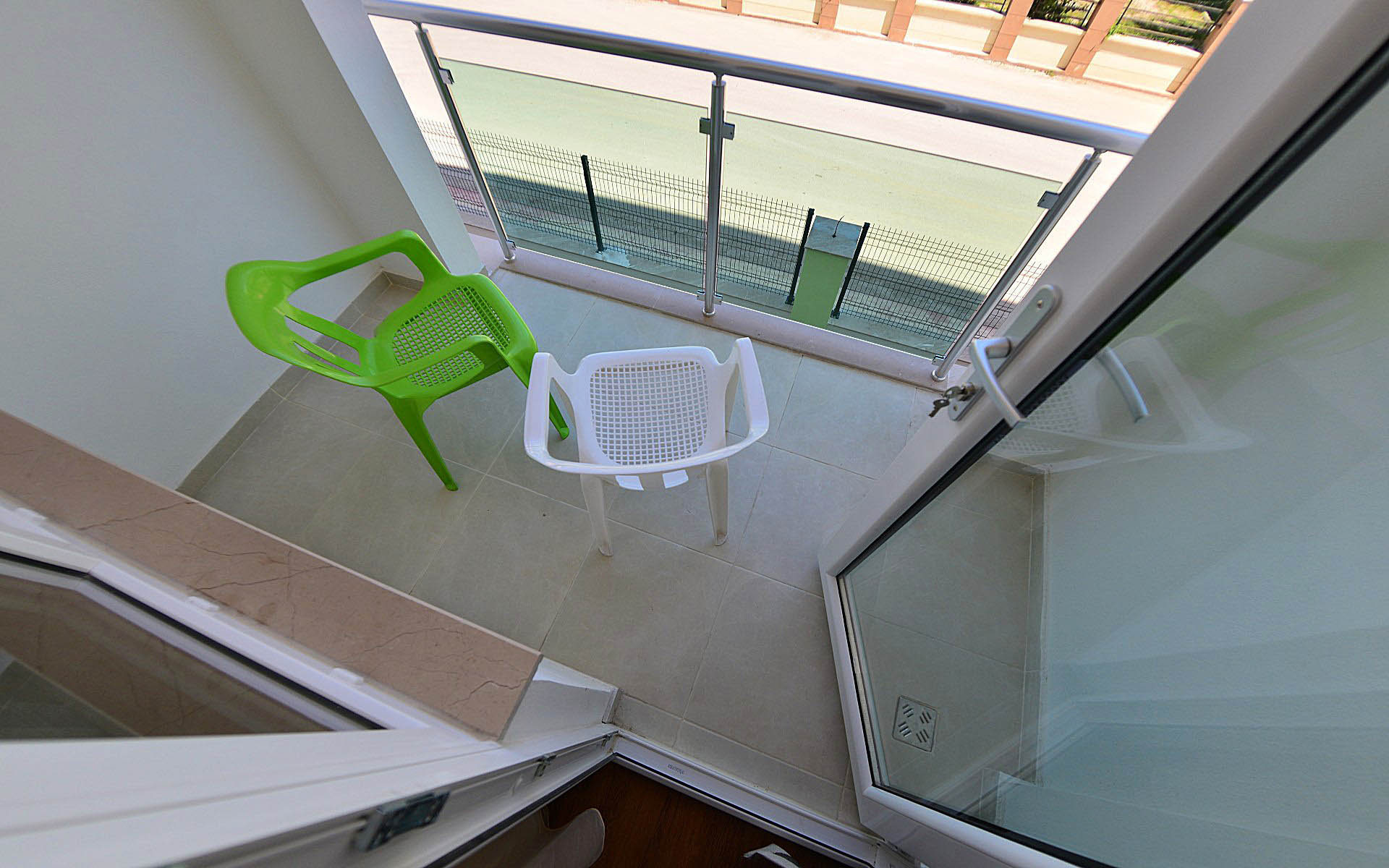 The Suites 81/100