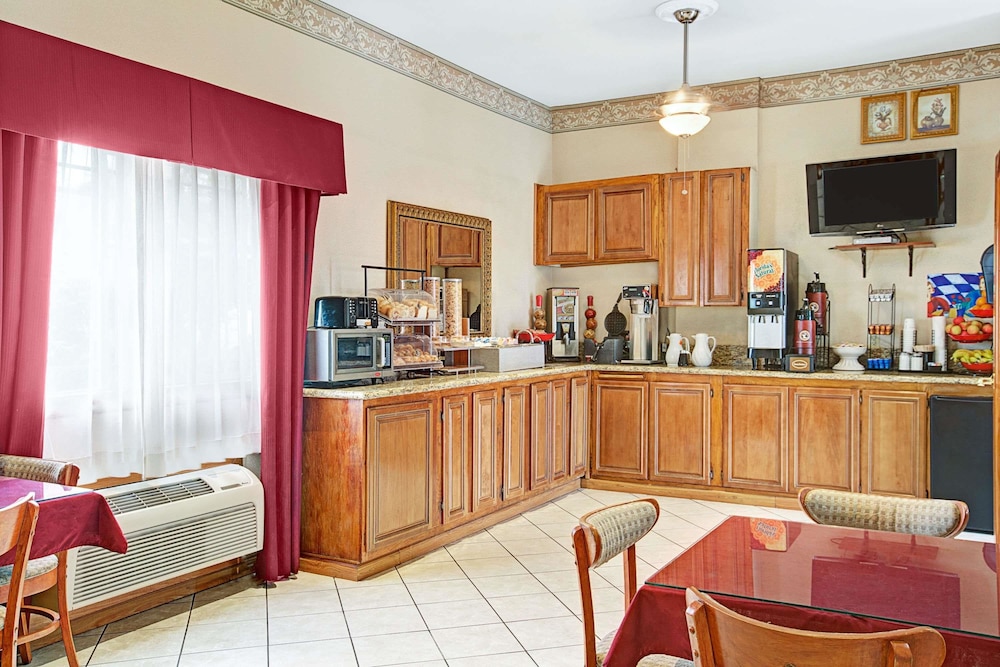 Ramada Limited Redondo Beach 38/45