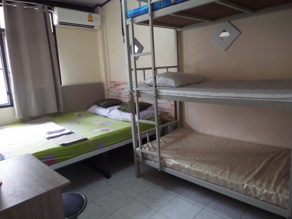 Hostel 24 15/50