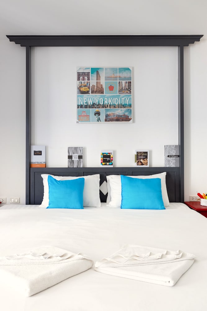 Hotel Baya Patong Beach 12/65