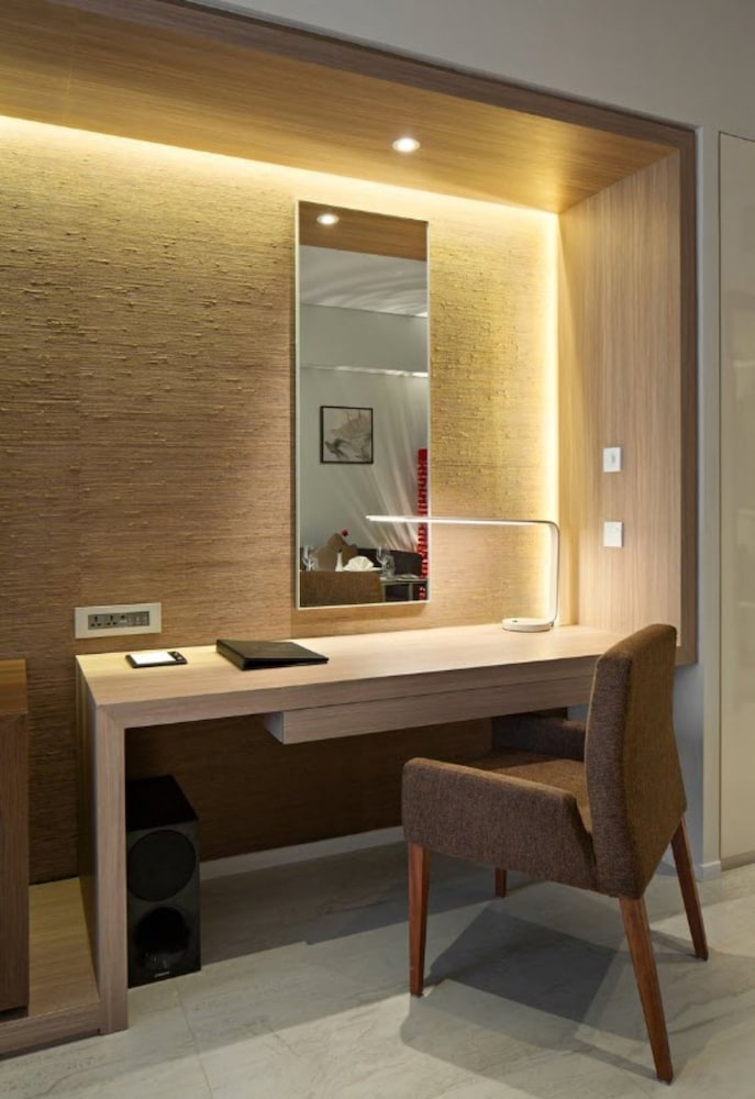 Oakwood Hotel And Residence Surabaya 30/36