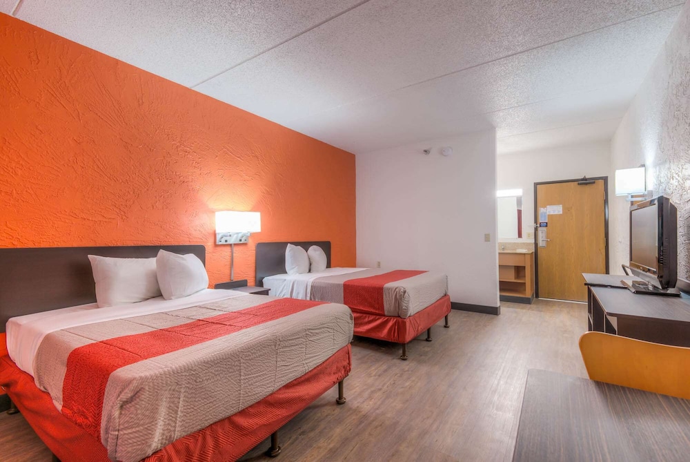 Motel6 Bridgeview, IL 28/64