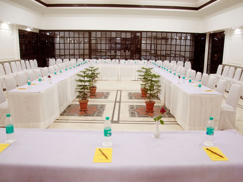 HOTEL KALINGA ASHOK 24/27
